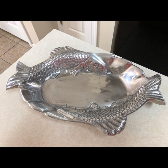 16" by 9"  brass fish serving platter - Picture 2 of 7